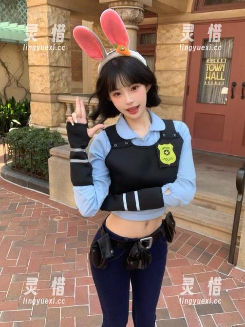 17吃瓜网 谁说官网就得枯燥?17吃瓜网带你永不迷路,边吃瓜边翻车!