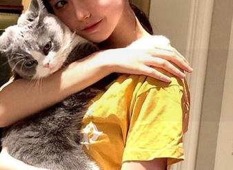 打开51cg，发现娜娜真是瓜田里的小白兔！快来围观！