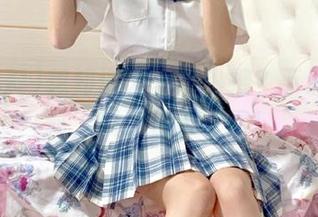 想知道谁上了热搜？下载51爆料，瓜讯随手可得！