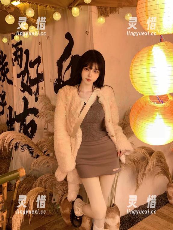 噢！你看那个链接，718吃瓜网的二维码竟然能传送你去吃瓜的天堂？！