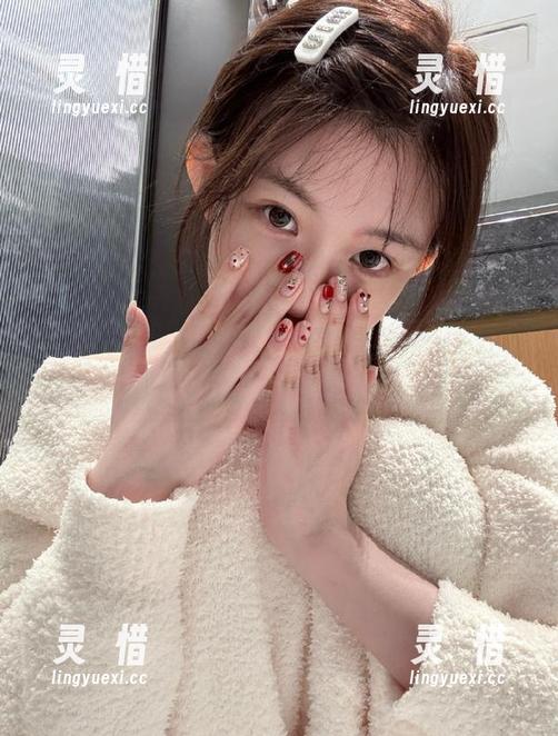 收藏“hlw.bet”，你的一手好料就从这里开始！