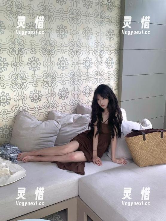 www.黑料 当我在“www.黑料.com”app上发现邻居的秘密,整个小区都颤抖了!