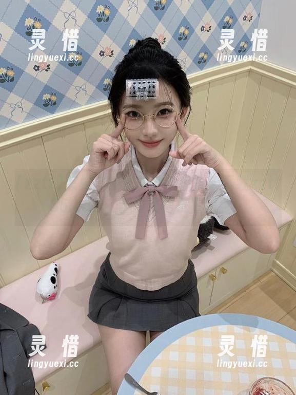 zztt 怎样才能优雅地吃瓜?来下载zztt35.ccm,学习如何沉默是金!
