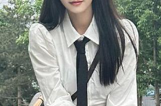 今天在五一吃瓜官网登录，意外发现我也被“瓜”了，哈哈哈，有点尴尬呢！