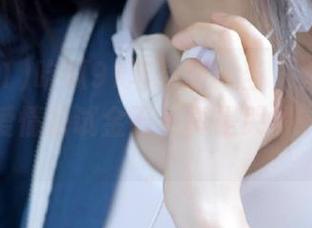吃瓜91苹果版：当“大赛”成了青涩爱情的试金石，真是哭得一脸青涩。