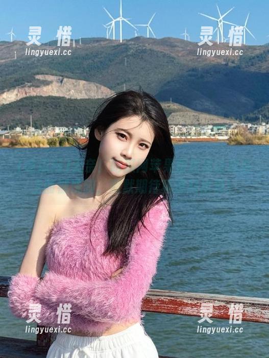 无奈！吃瓜网苹果版居然让我在上面被洗脑，默默期待真爆料出现！