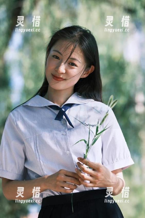 好莱坞黑料正能量 想知道明星暗黑面?快来ios上下载好莱坞黑料正能量,闲着也是闲着呀!