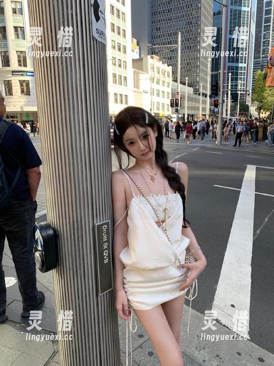 好莱坞黑料正能量 还在纠结好莱坞黑料正能量的APP?给我个网址,我马上去下载!