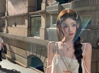 别犹豫，这里有个zzzttt03黑料不打烊传送门，走过路过不要错过，瓜一口一个！